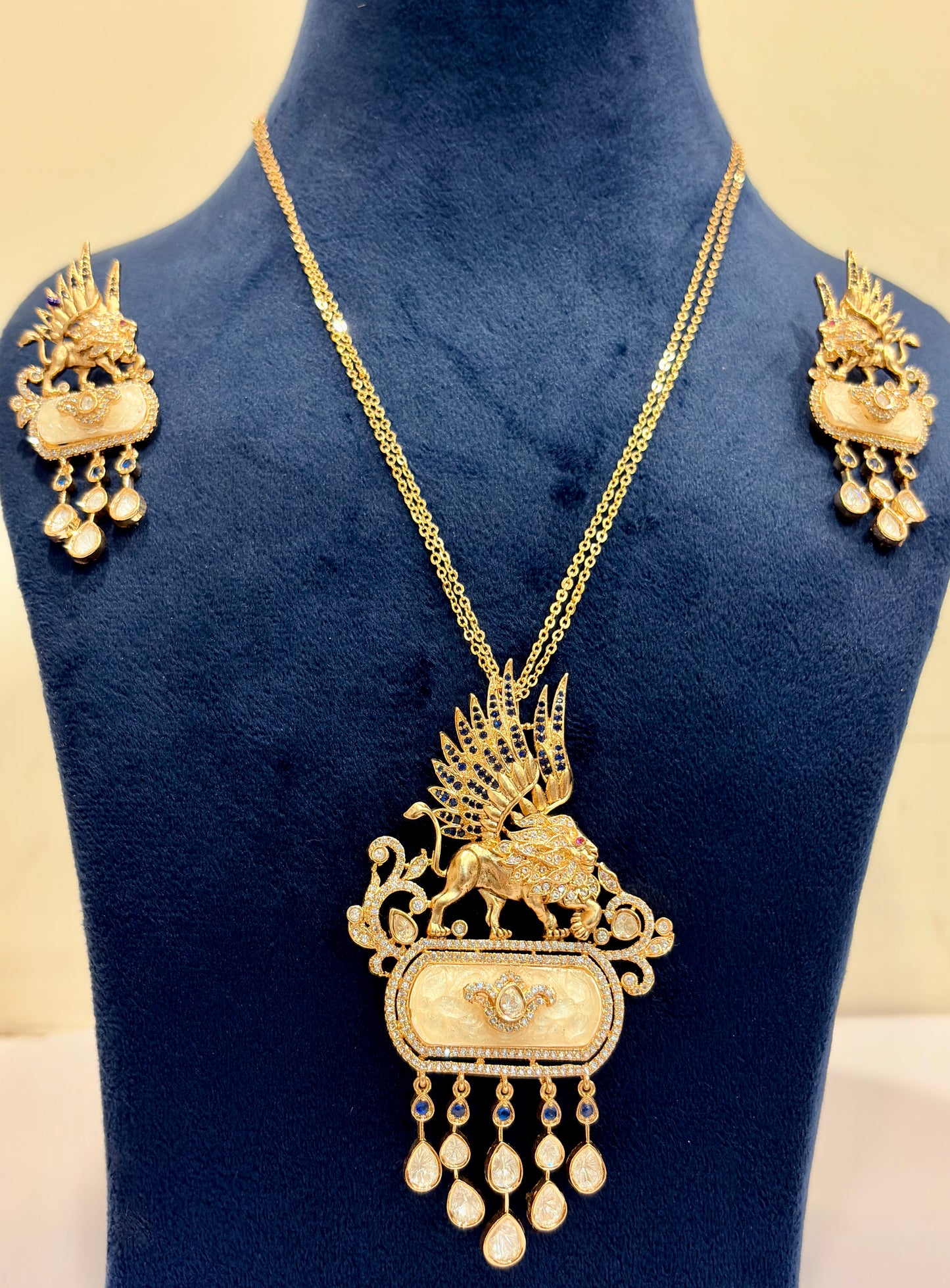 TRADITIONAL HANDCRAFTED INDIAN GOLD-PLATED BRASS LION NECKLACE SET (Copy)